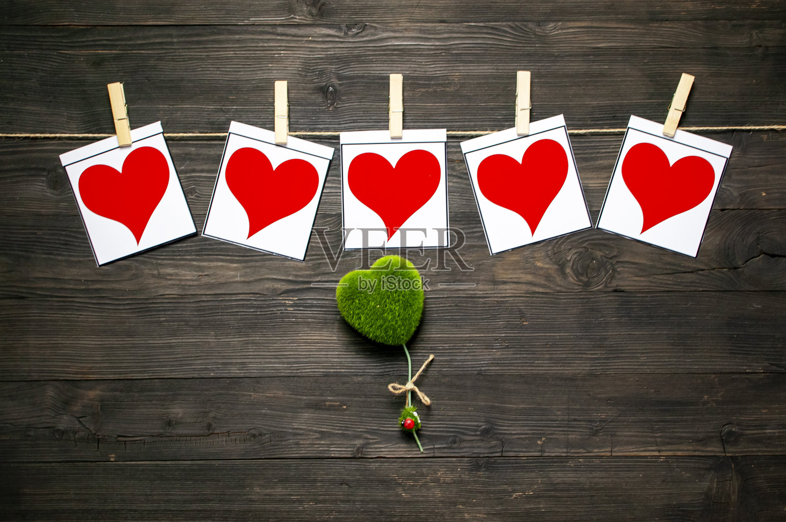 空白即时照片和情人节心照片摄影图片