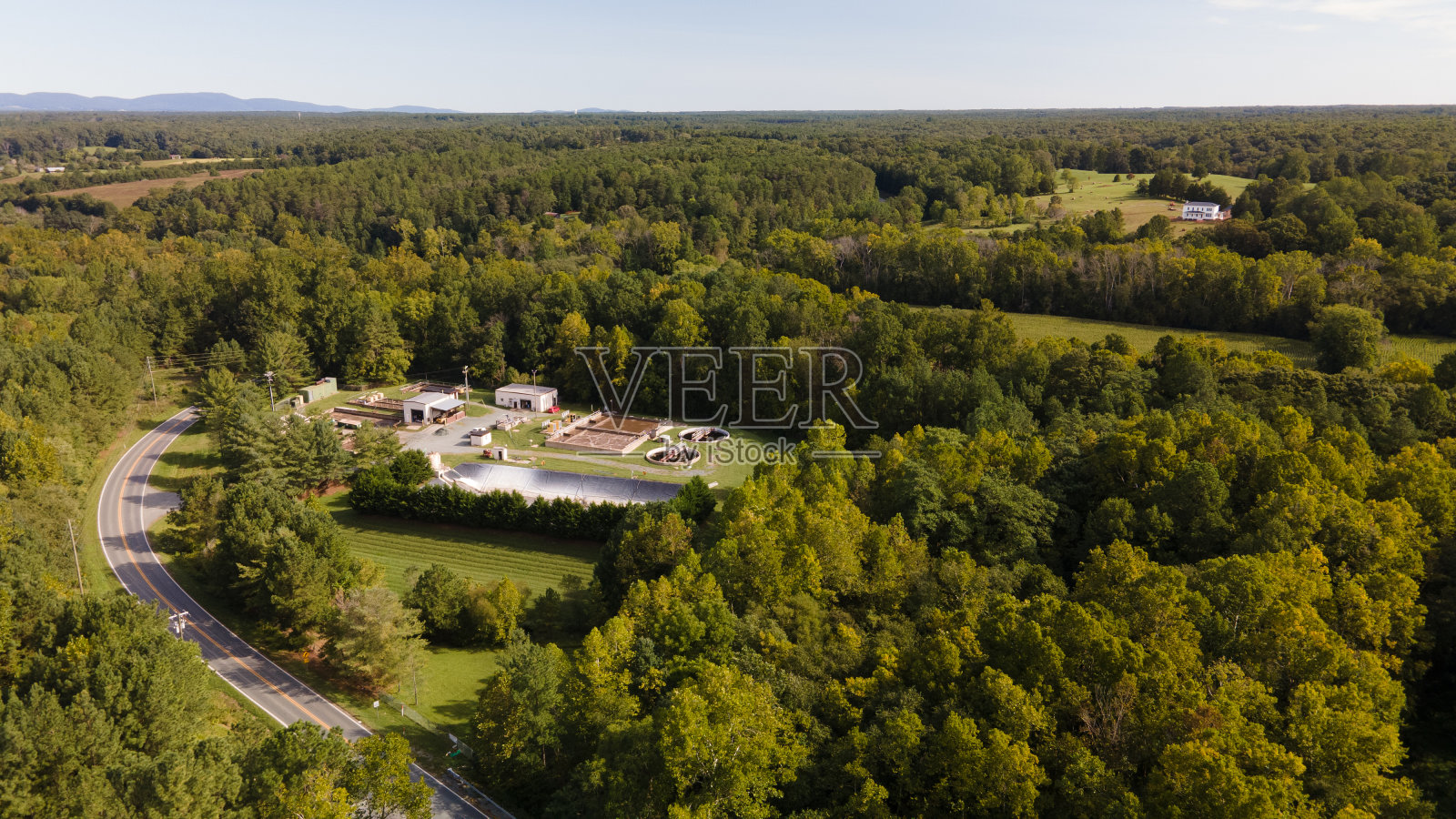 乡郊水处理设施照片摄影图片