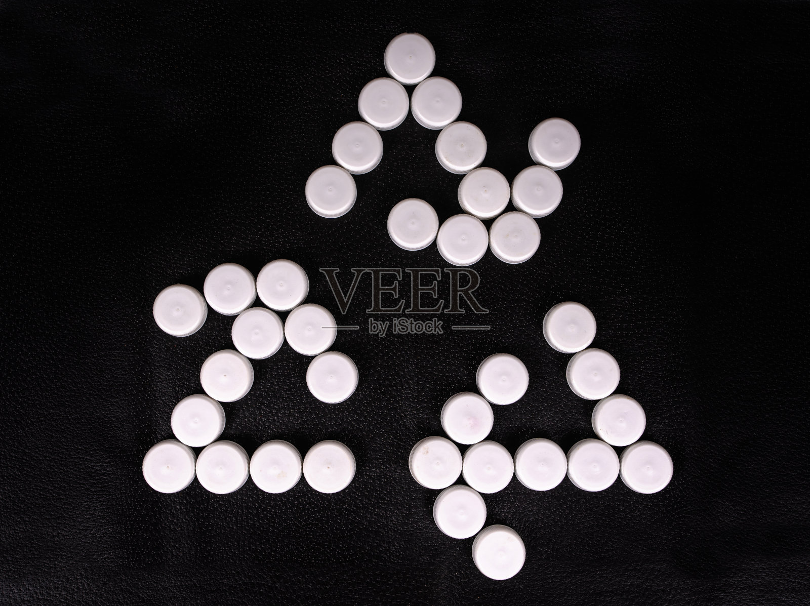 用过的塑料瓶盖照片摄影图片