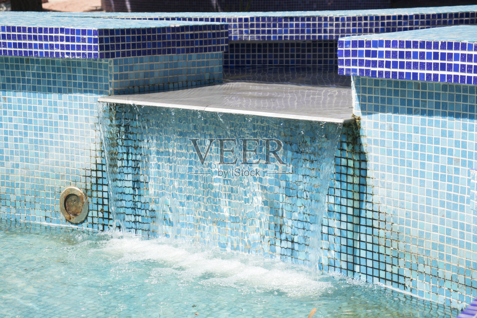 蓝色的瀑布喷泉照片摄影图片