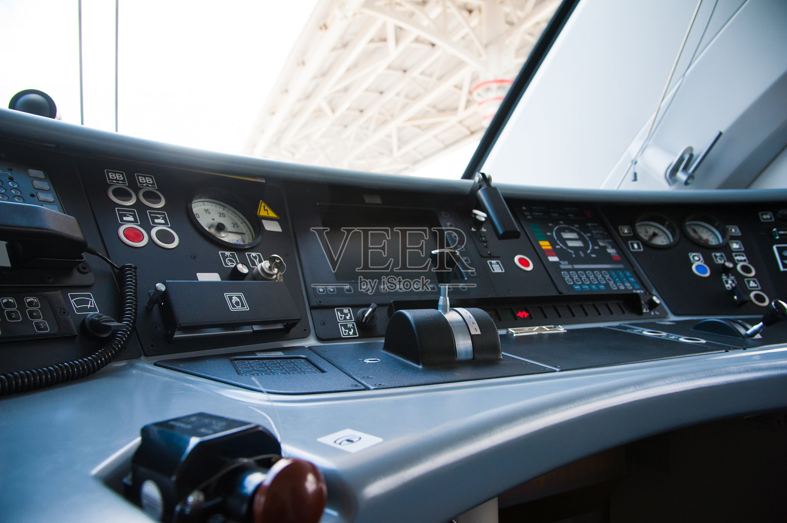 火车驾驶室的内部照片摄影图片