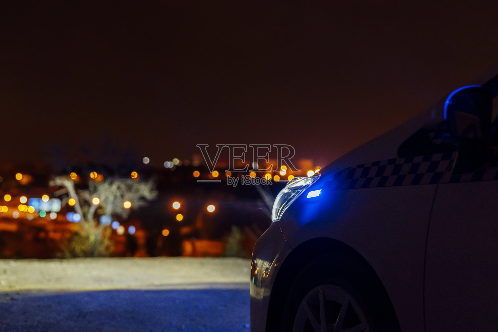 警车在执行紧急任务保卫城市照片摄影图片