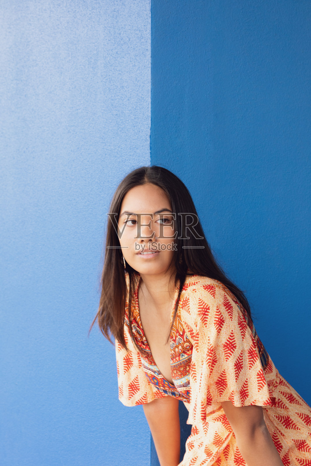 年轻的新西兰毛利少女照片摄影图片