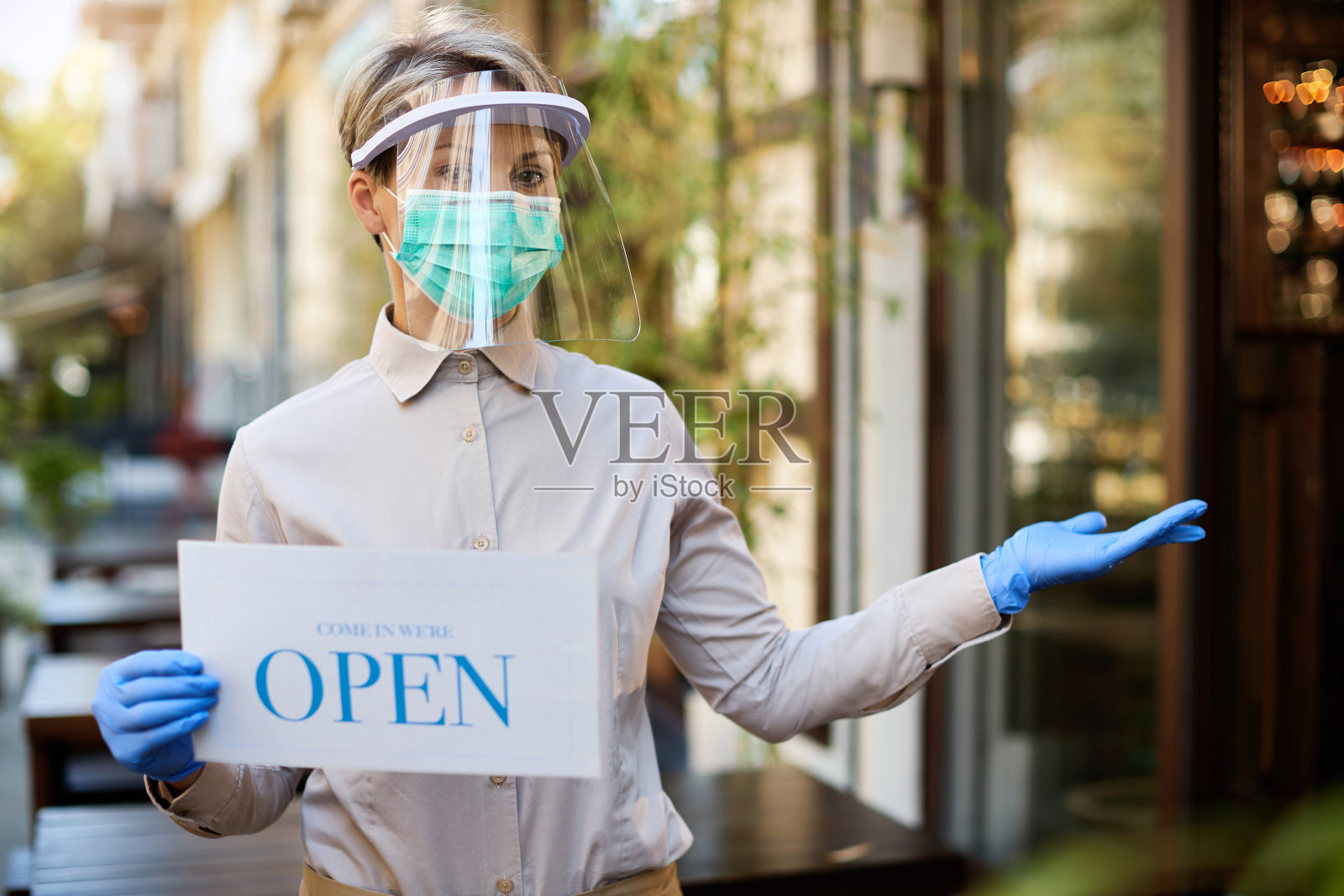 欢迎回到我们的咖啡馆!照片摄影图片