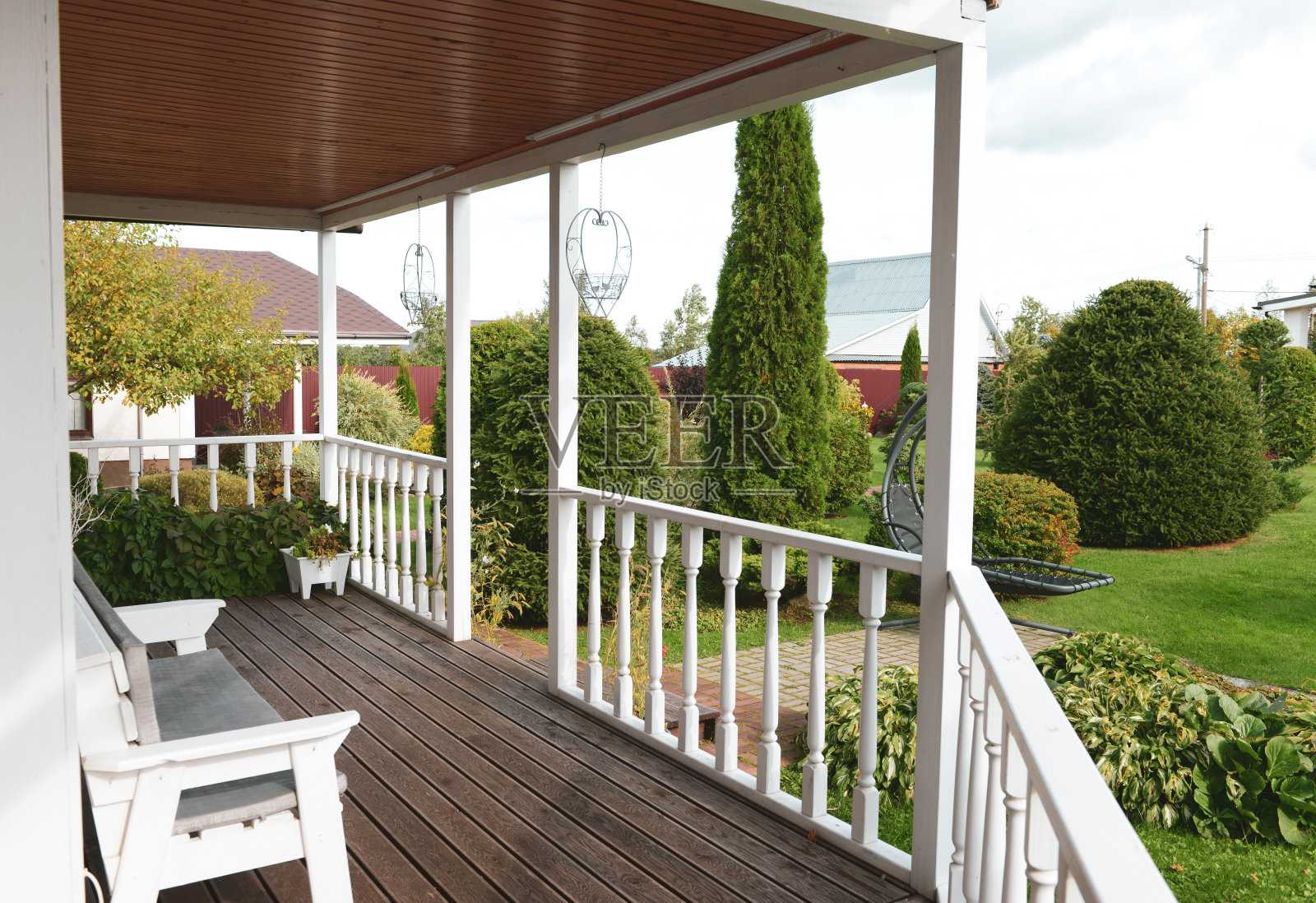 美丽的乡村别墅和花园照片摄影图片