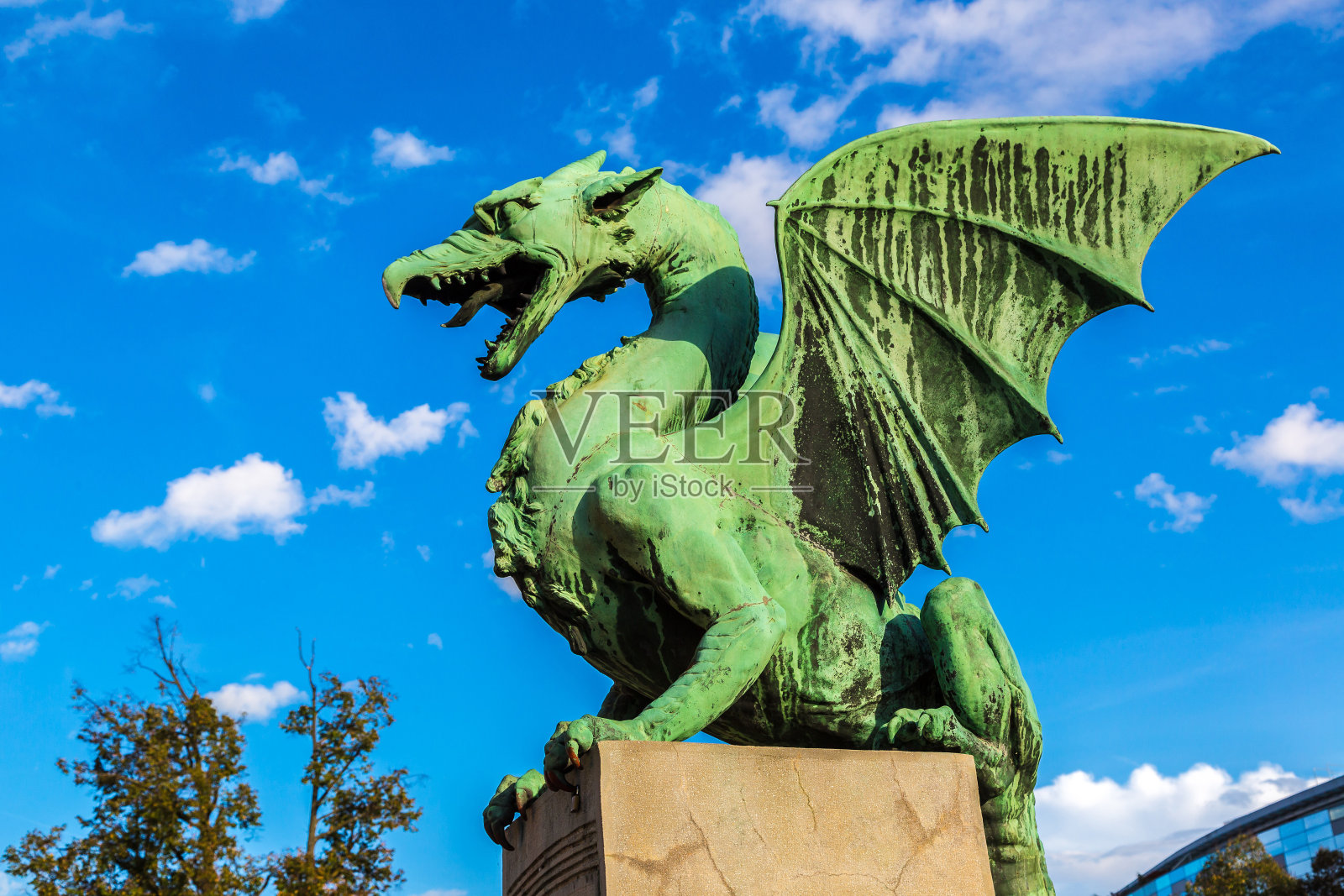 卢布尔雅那的龙桥照片摄影图片