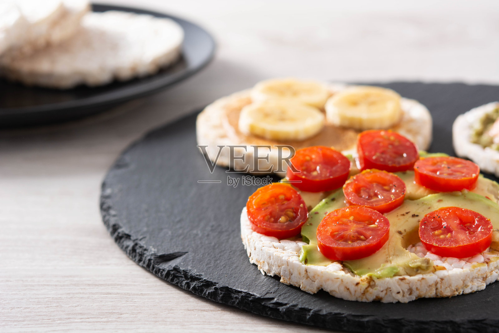 搭配膨化年糕小吃照片摄影图片