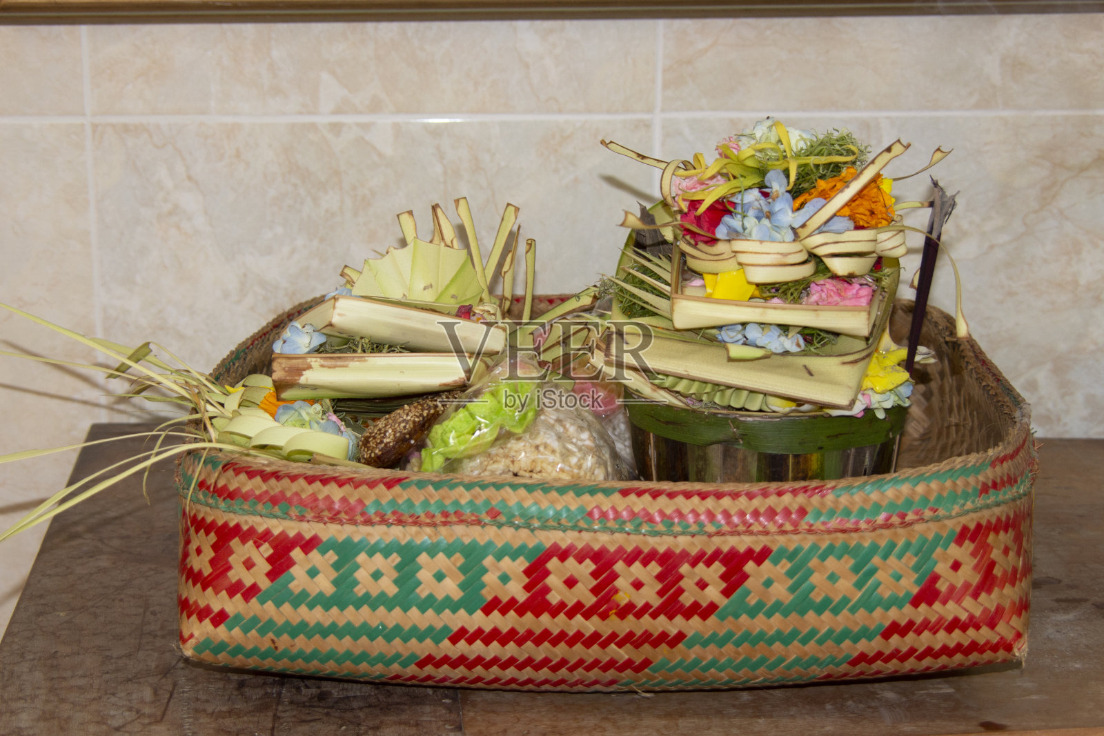 每天祭品的祖先和神印尼照片摄影图片