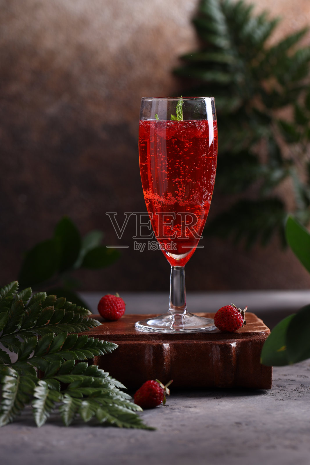 贝里尼用香槟照片摄影图片