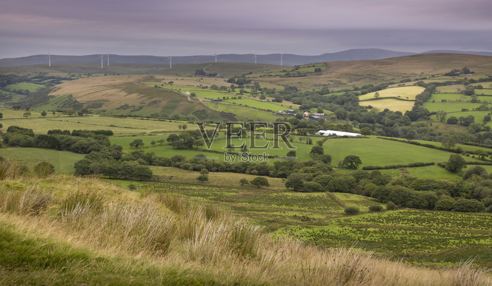贝茨山的风力涡轮机照片摄影图片