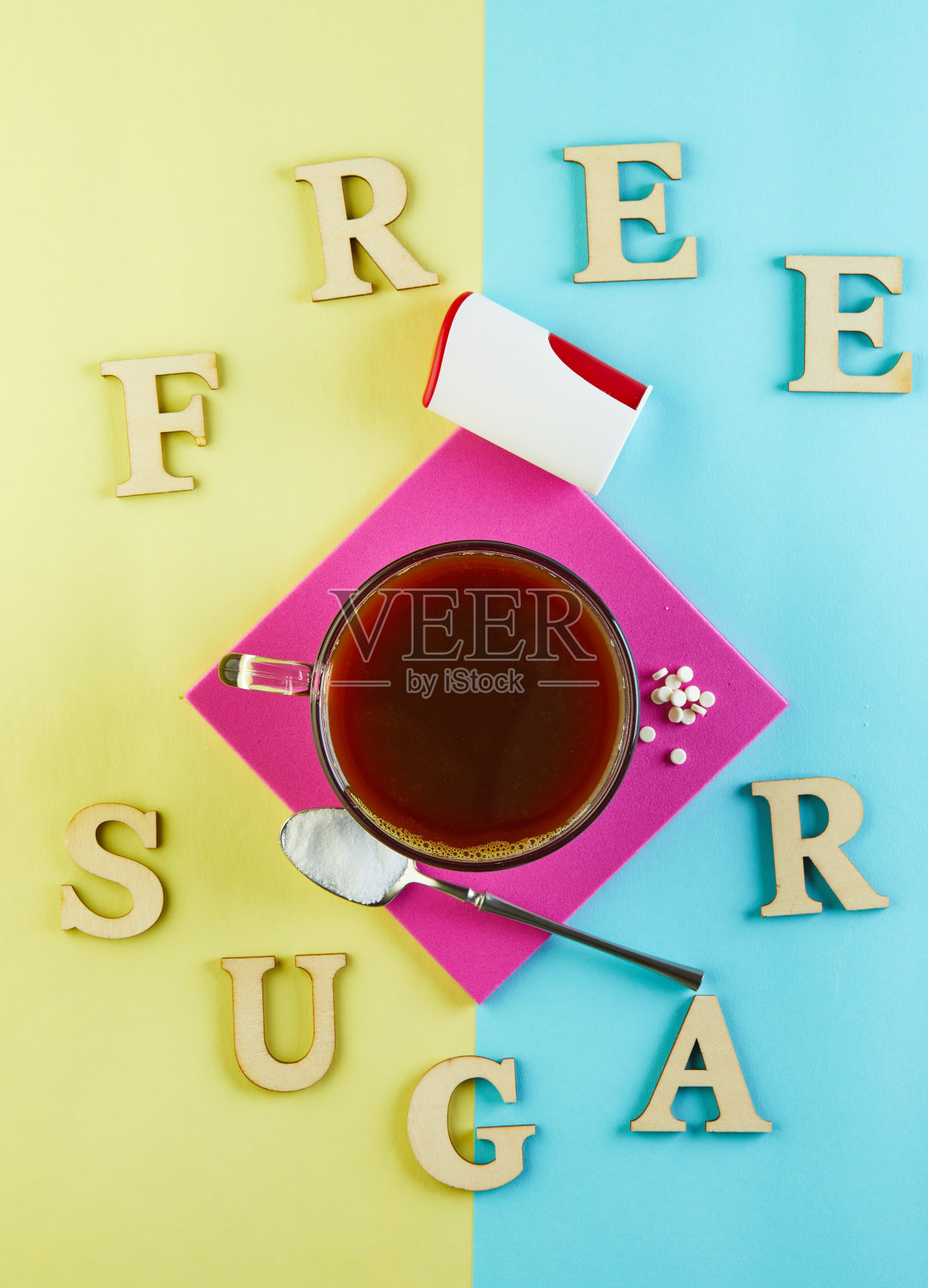 咖啡、糖替代品和粉末状天然甜味剂照片摄影图片