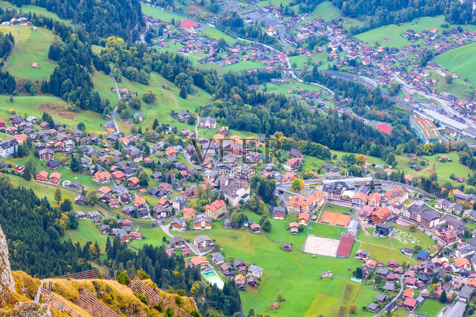 航拍瑞士文根镇照片摄影图片