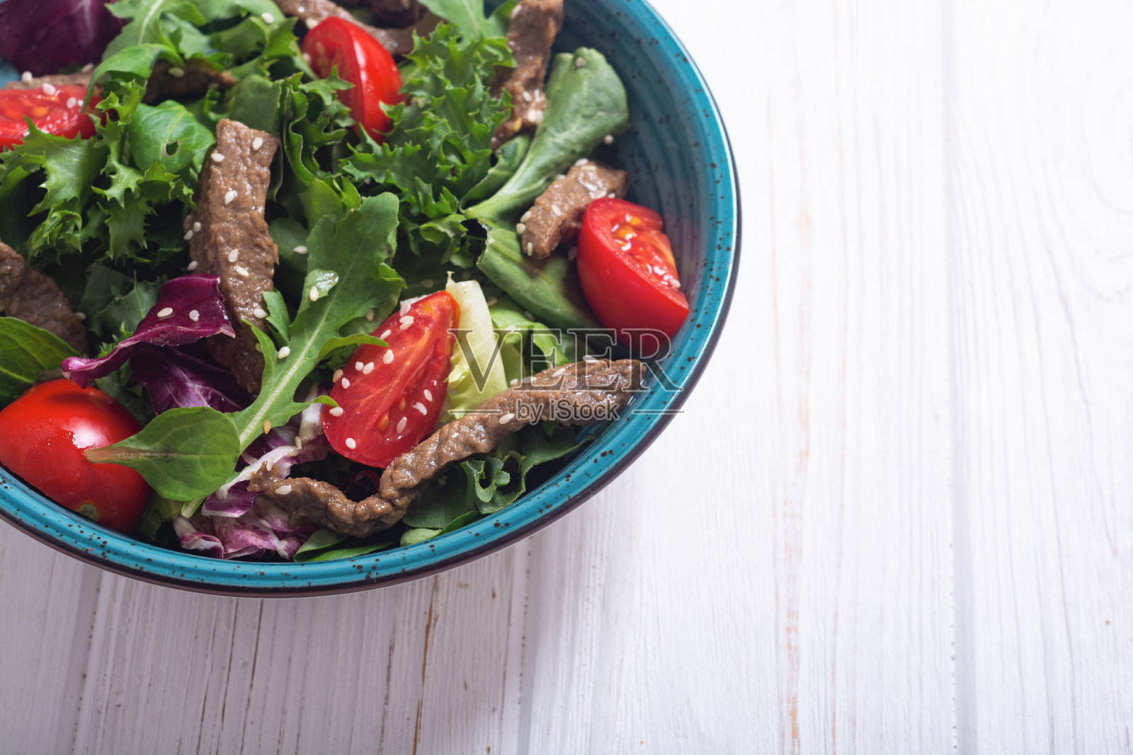 牛肉小番茄健康沙拉照片摄影图片