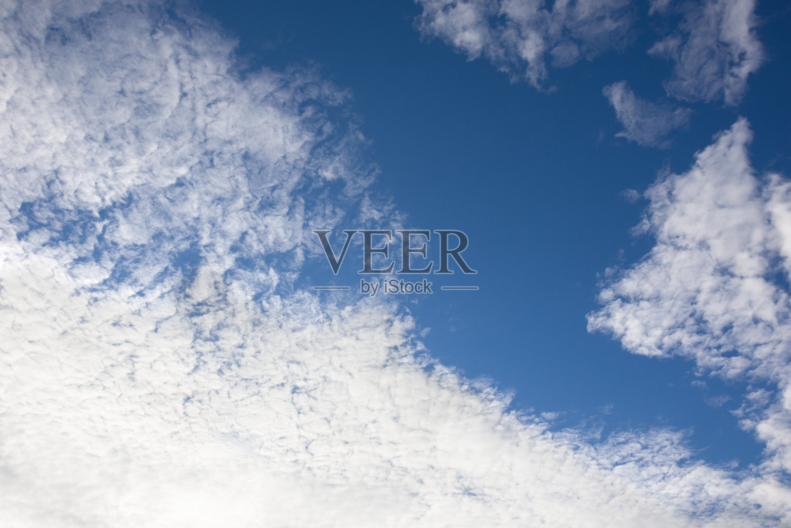 蓝天与云彩的背景。照片摄影图片