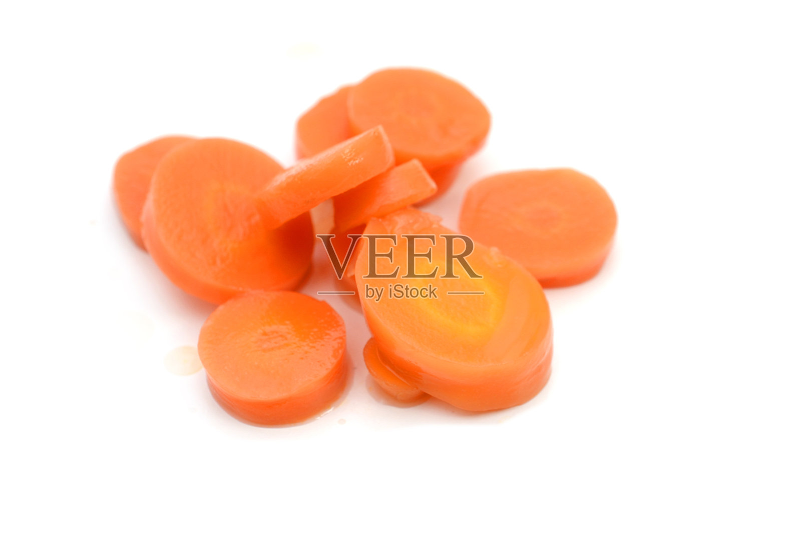 白面包上一串腌胡萝卜照片摄影图片