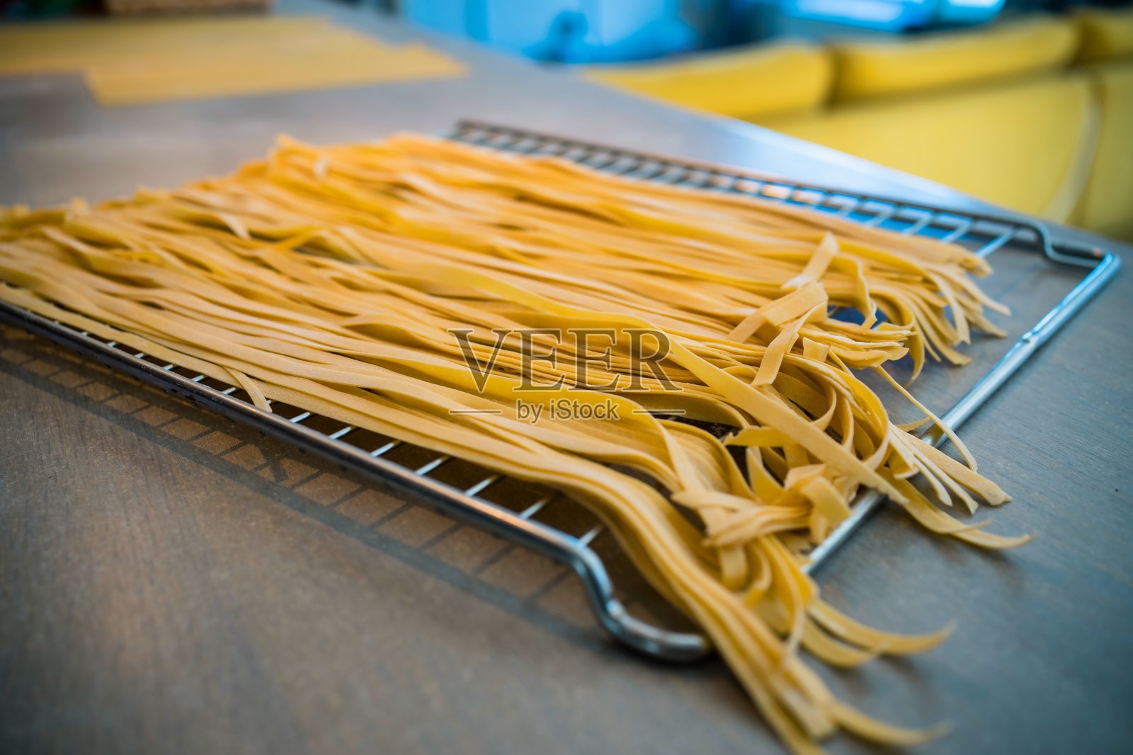 新鲜的意大利面自制意大利面条照片摄影图片
