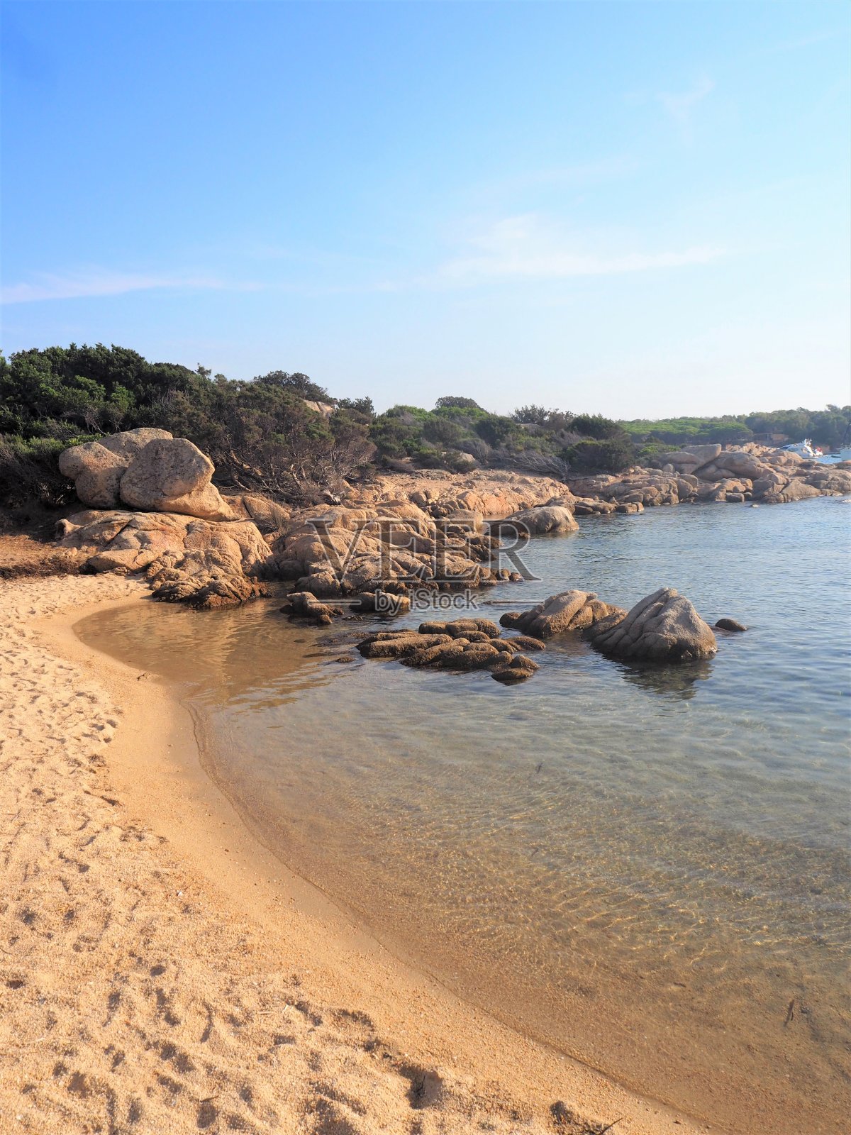Cala Serana在卡布里拉岛，在马达莱纳岛，撒丁岛，意大利照片摄影图片