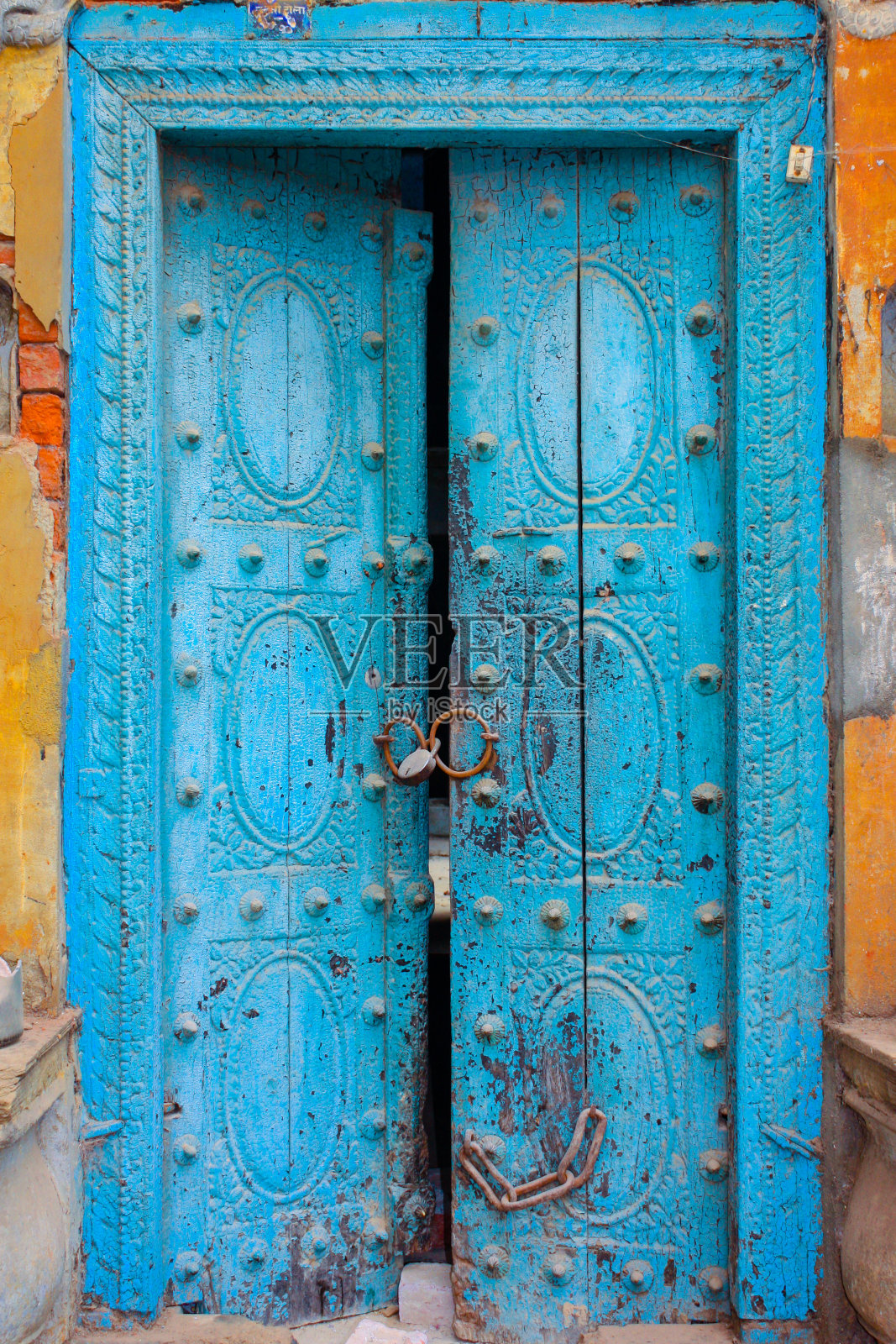 紧闭的过去之门照片摄影图片