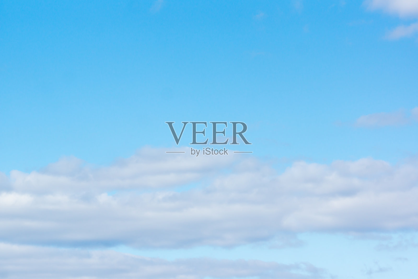 蓝天和淡淡的白云照片摄影图片