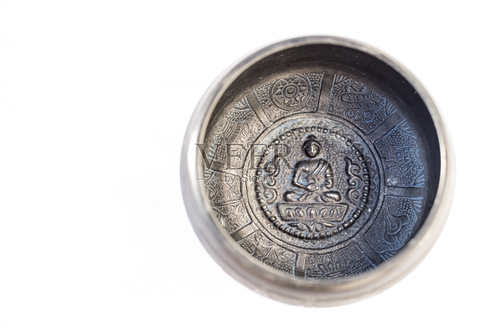 饰有佛像的古青铜藏碗照片摄影图片