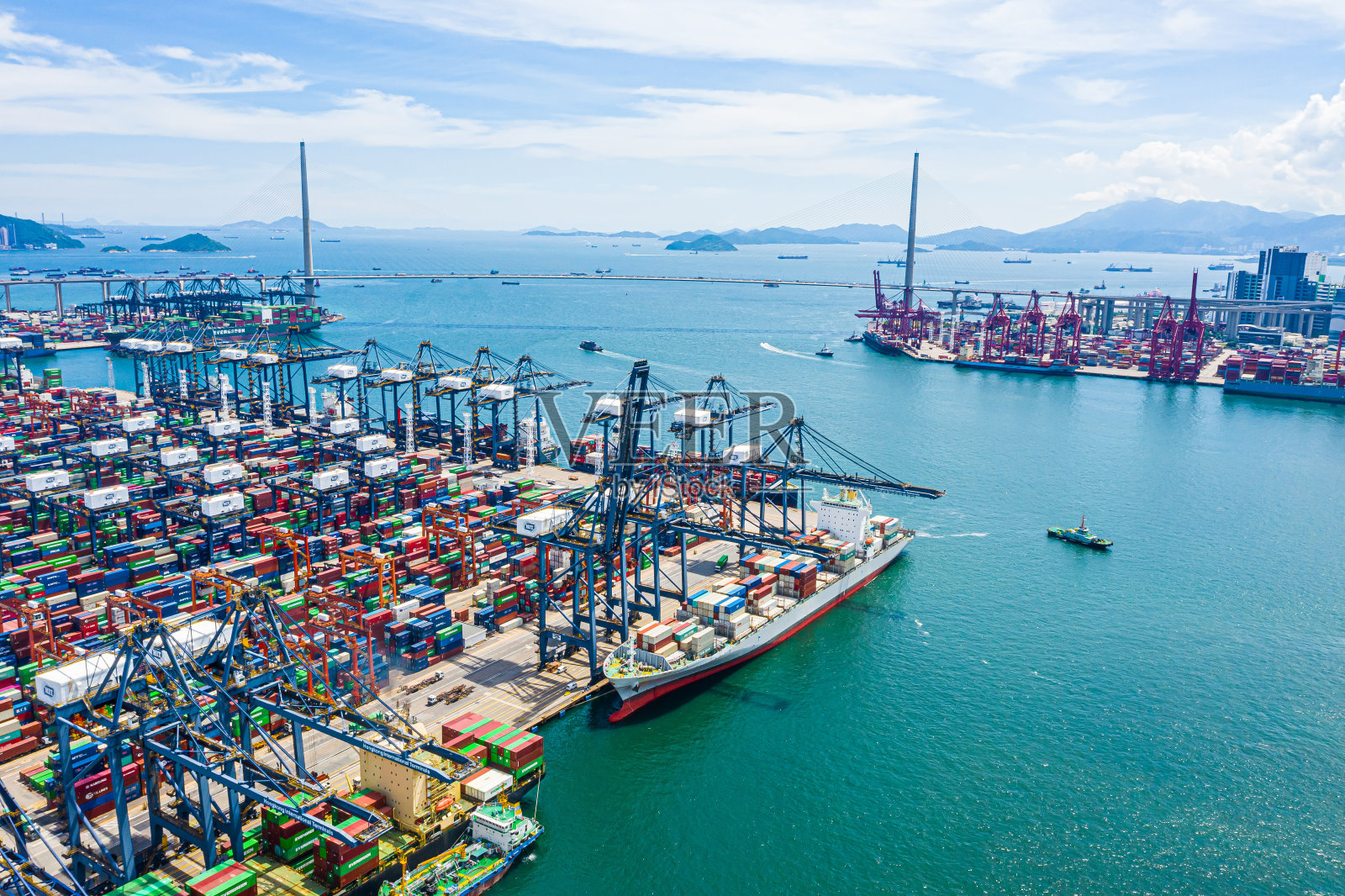 无人机拍摄的葵青货柜码头照片摄影图片