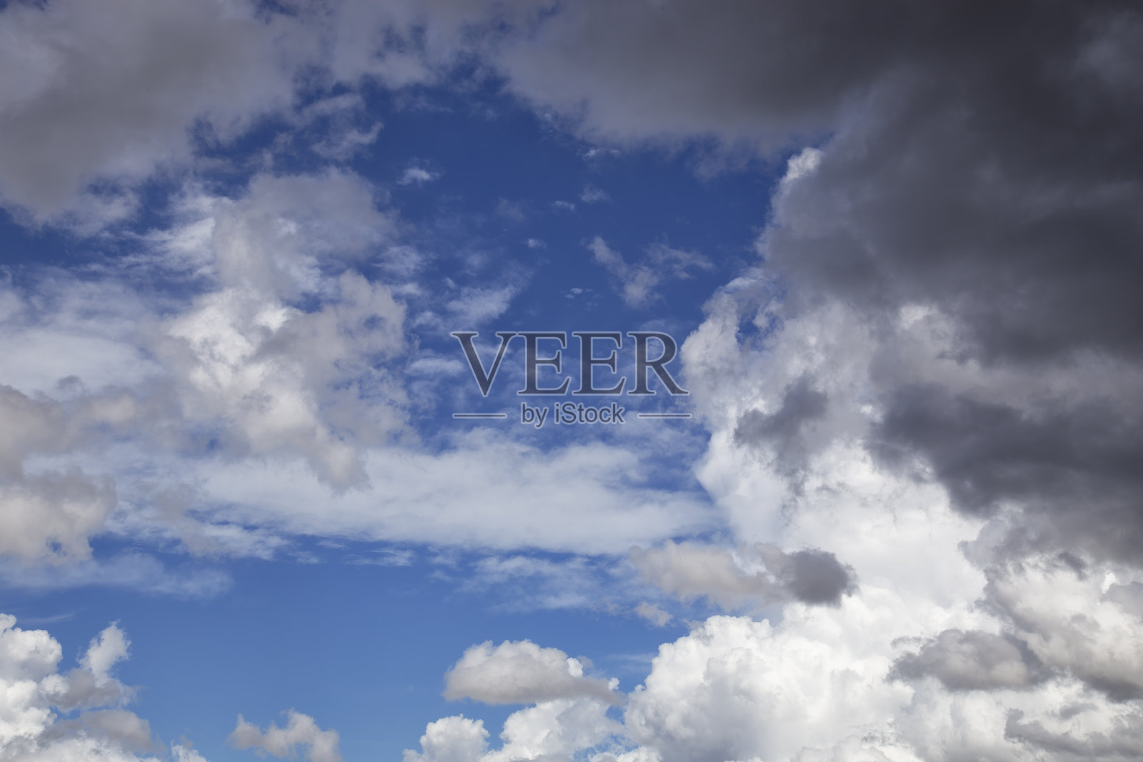 澳大利亚热带北昆士兰阿瑟顿高原上空的云和天空照片摄影图片