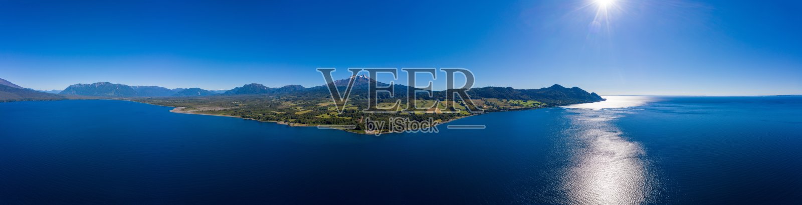 南美智利瓦拉斯港的Llanquihue湖照片摄影图片