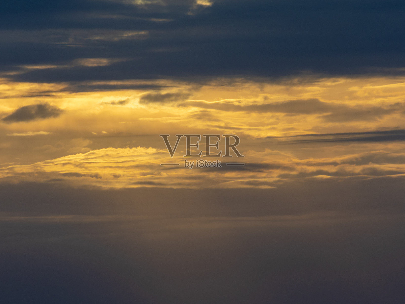 五颜六色的戏剧性的日落照片摄影图片