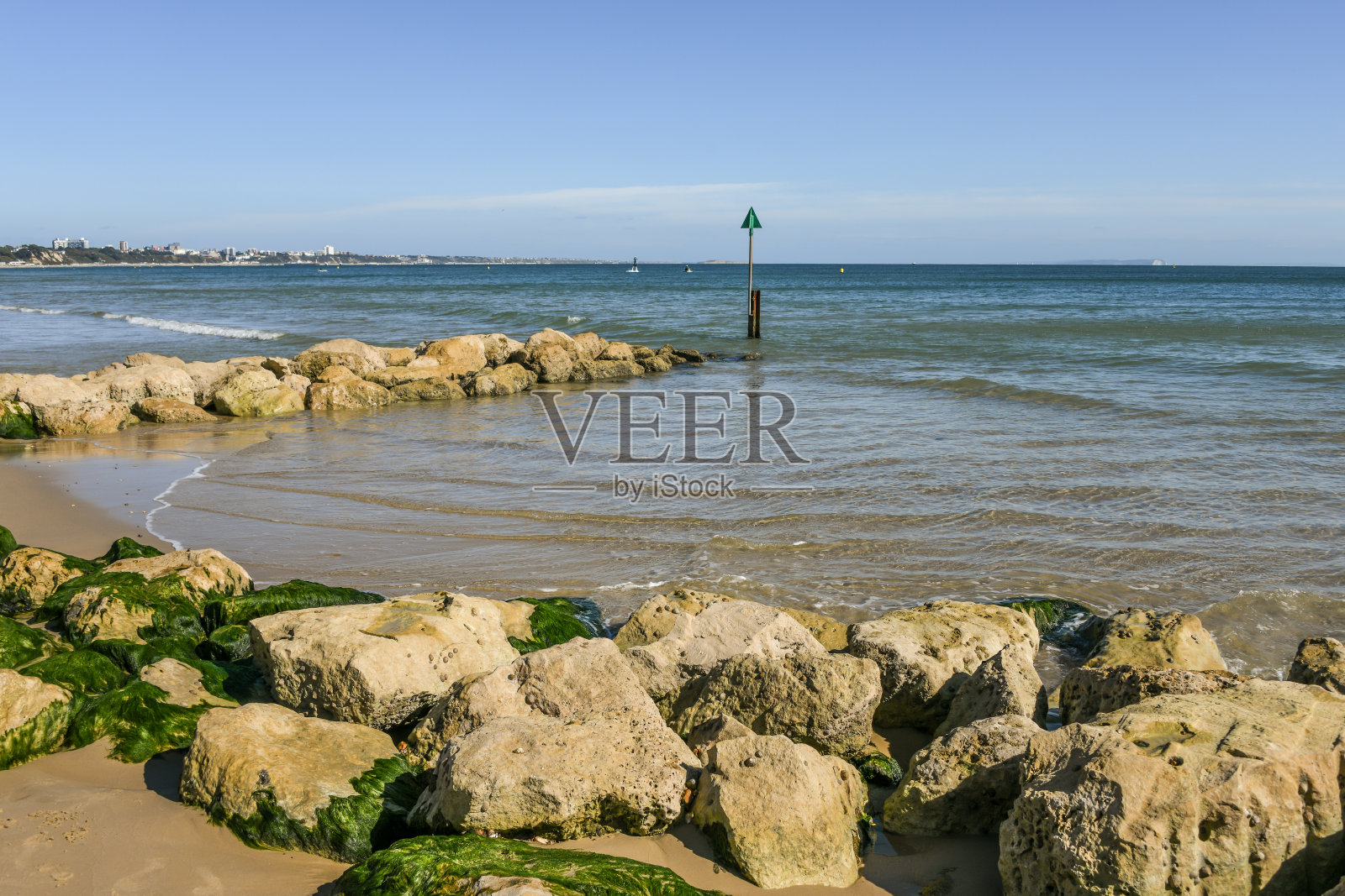 普尔沙洲海滩上的岩石照片摄影图片