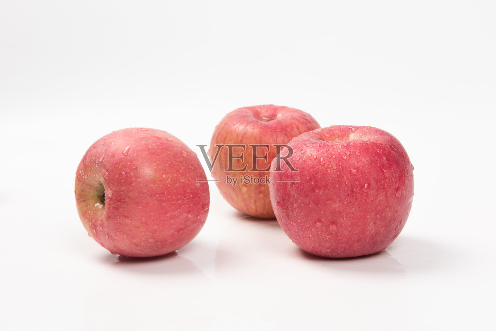 新鲜的红苹果孤立在白色背景照片摄影图片