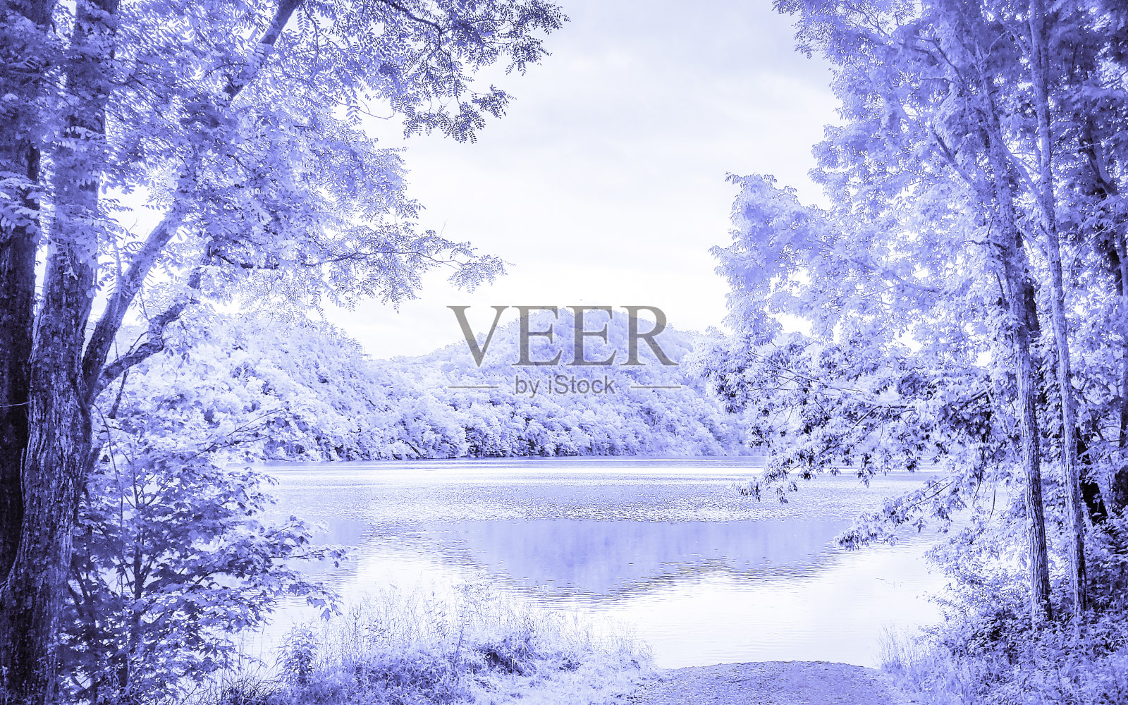 阿巴拉契亚山脉冰雪覆盖的冬季湖景照片摄影图片