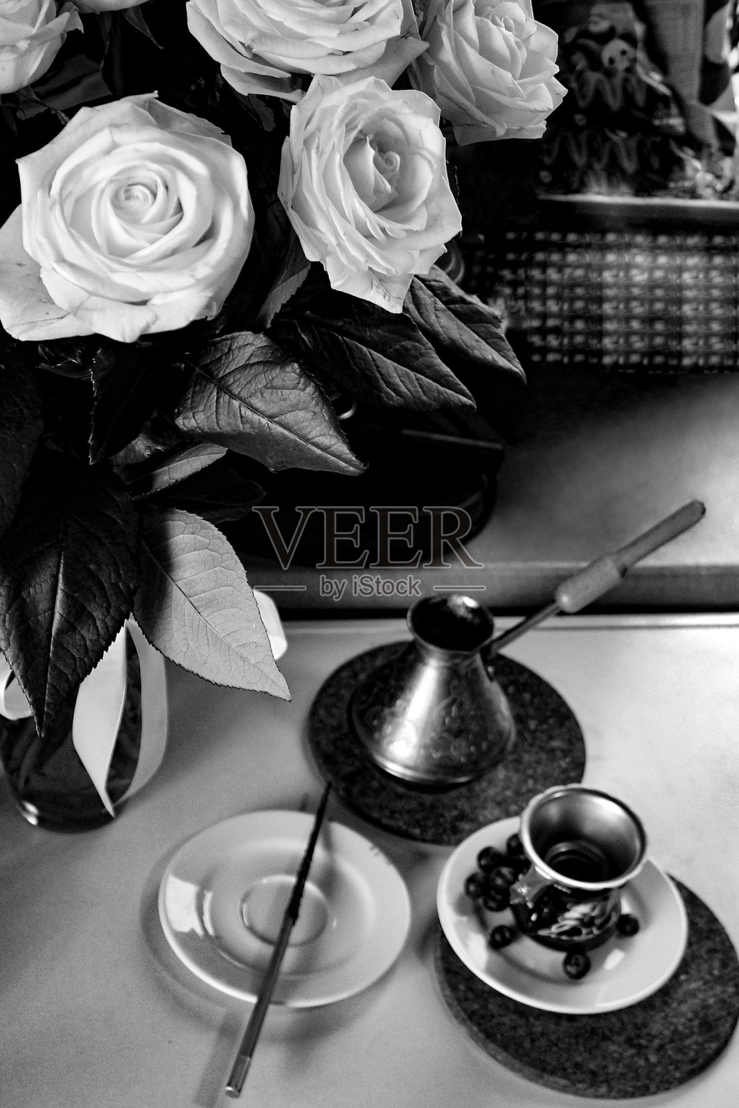 咖啡和玫瑰照片摄影图片