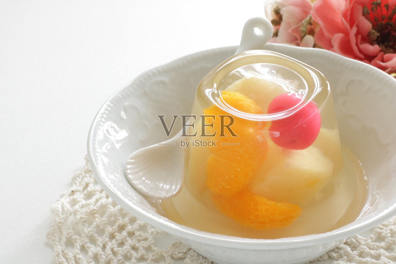 混合水果果冻在碗照片摄影图片