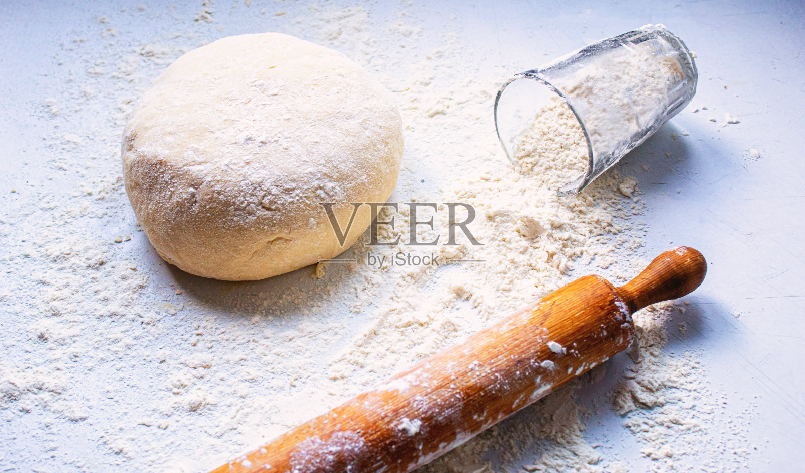 准备烘焙。烹饪概念。前视图。有选择性的重点照片摄影图片