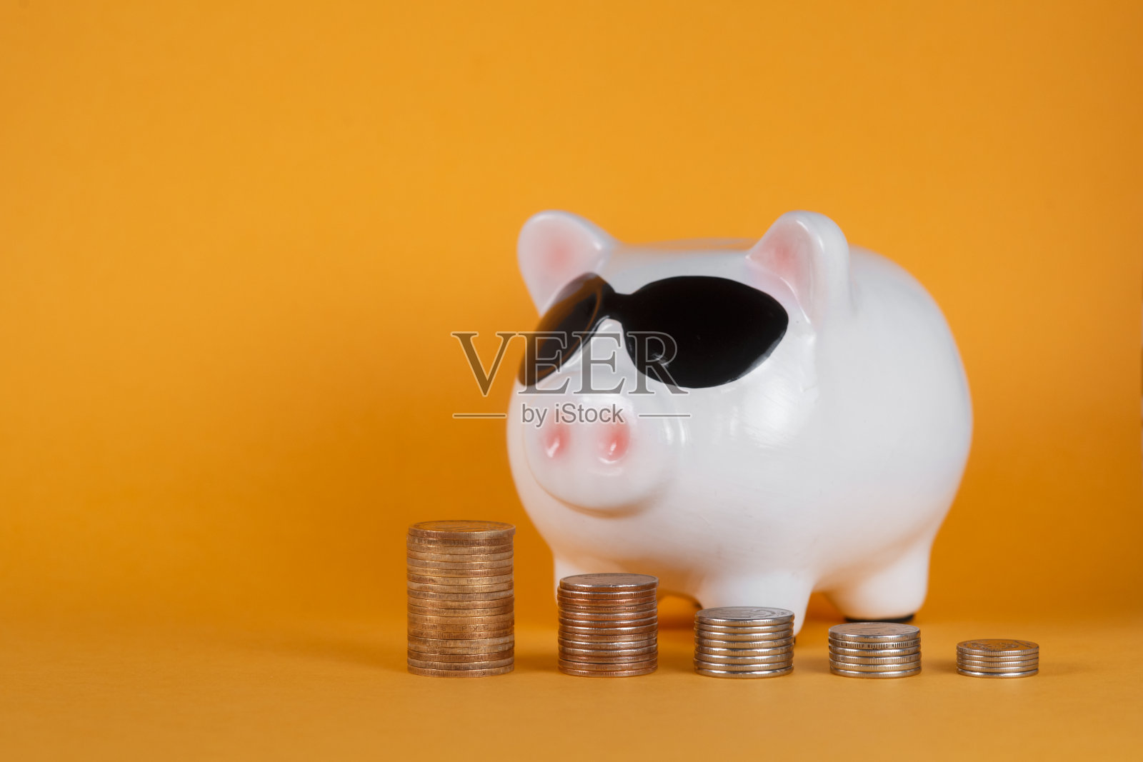 为美好生活而储蓄照片摄影图片