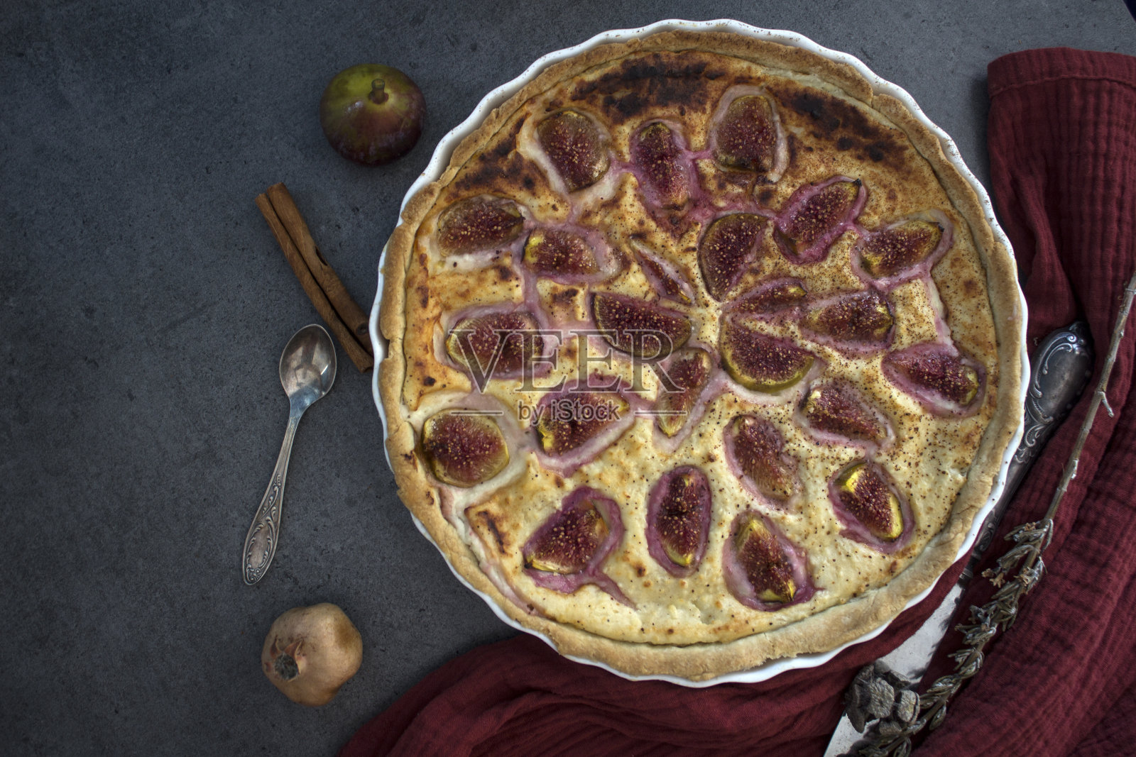 无花果馅饼俯视图照片摄影图片