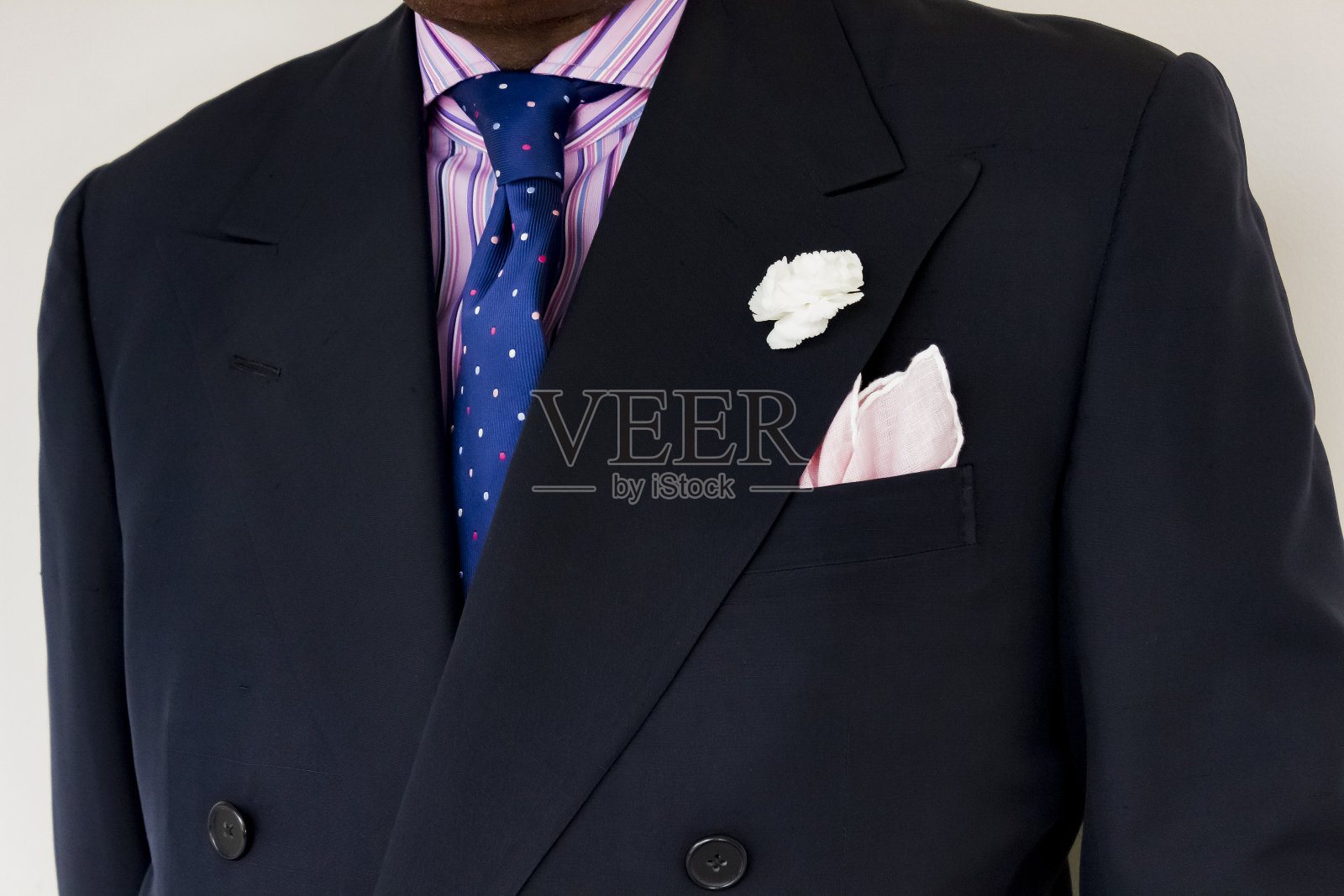 时尚潮人在西装片段的特写照片摄影图片