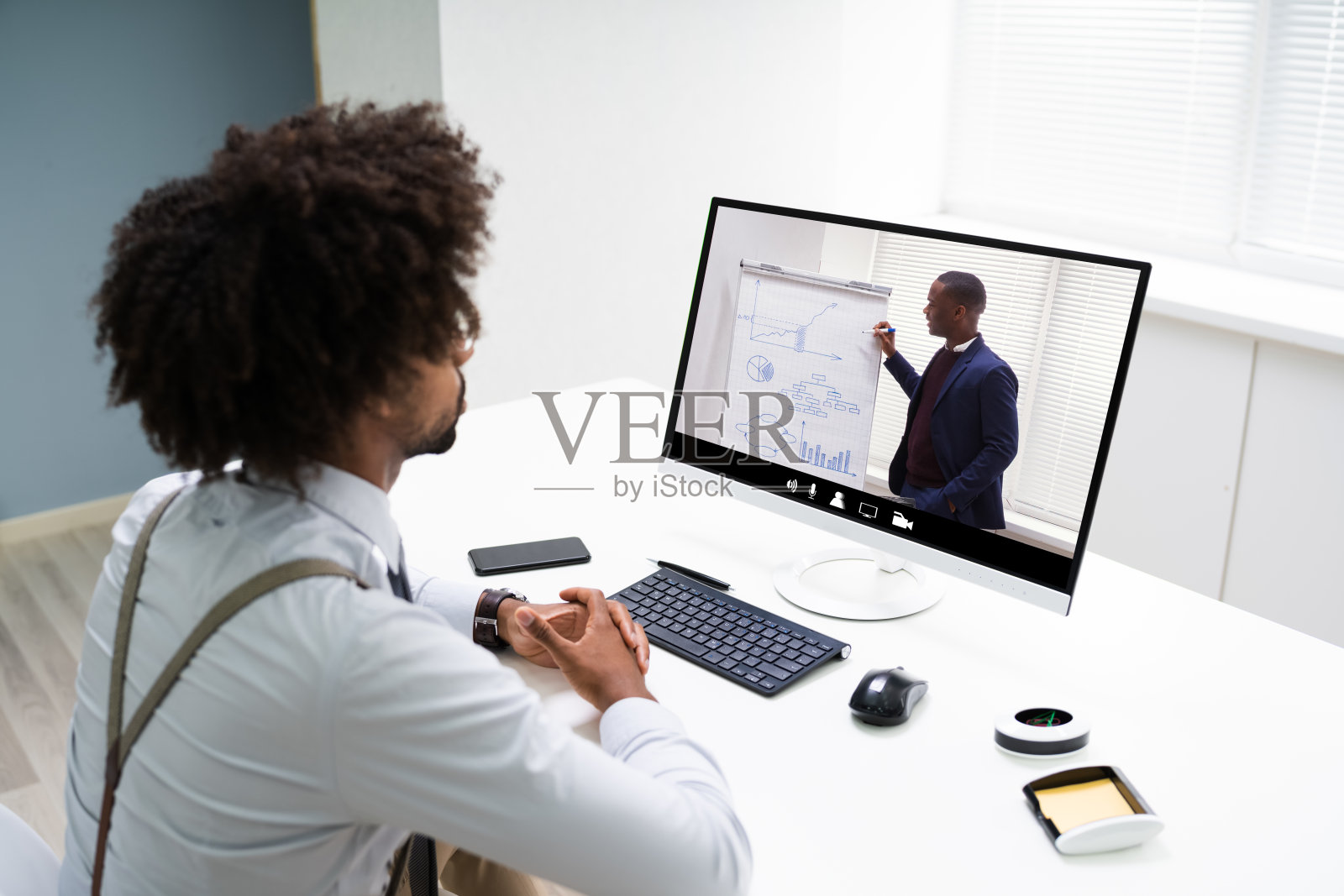 虚拟在线培训会议照片摄影图片