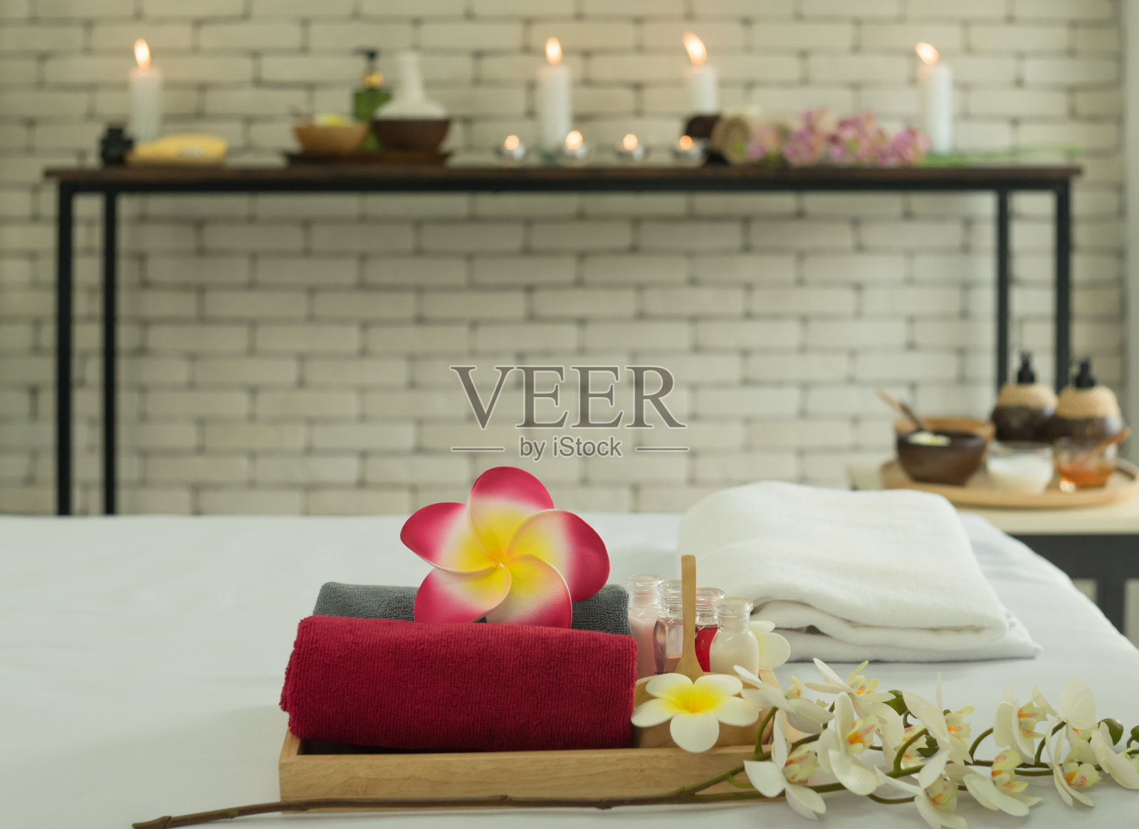 女性水疗、按摩、芳香疗法和皮肤护理。照片摄影图片