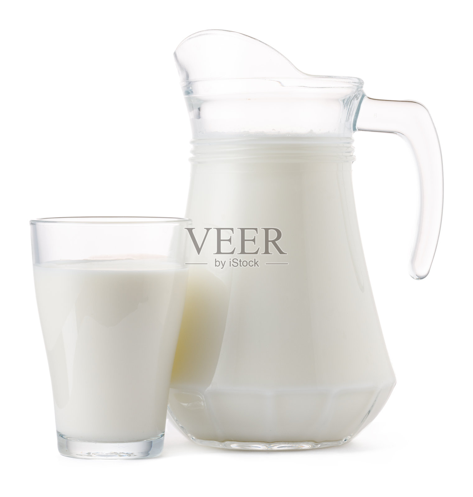 玻璃罐和杯新鲜牛奶隔离照片摄影图片