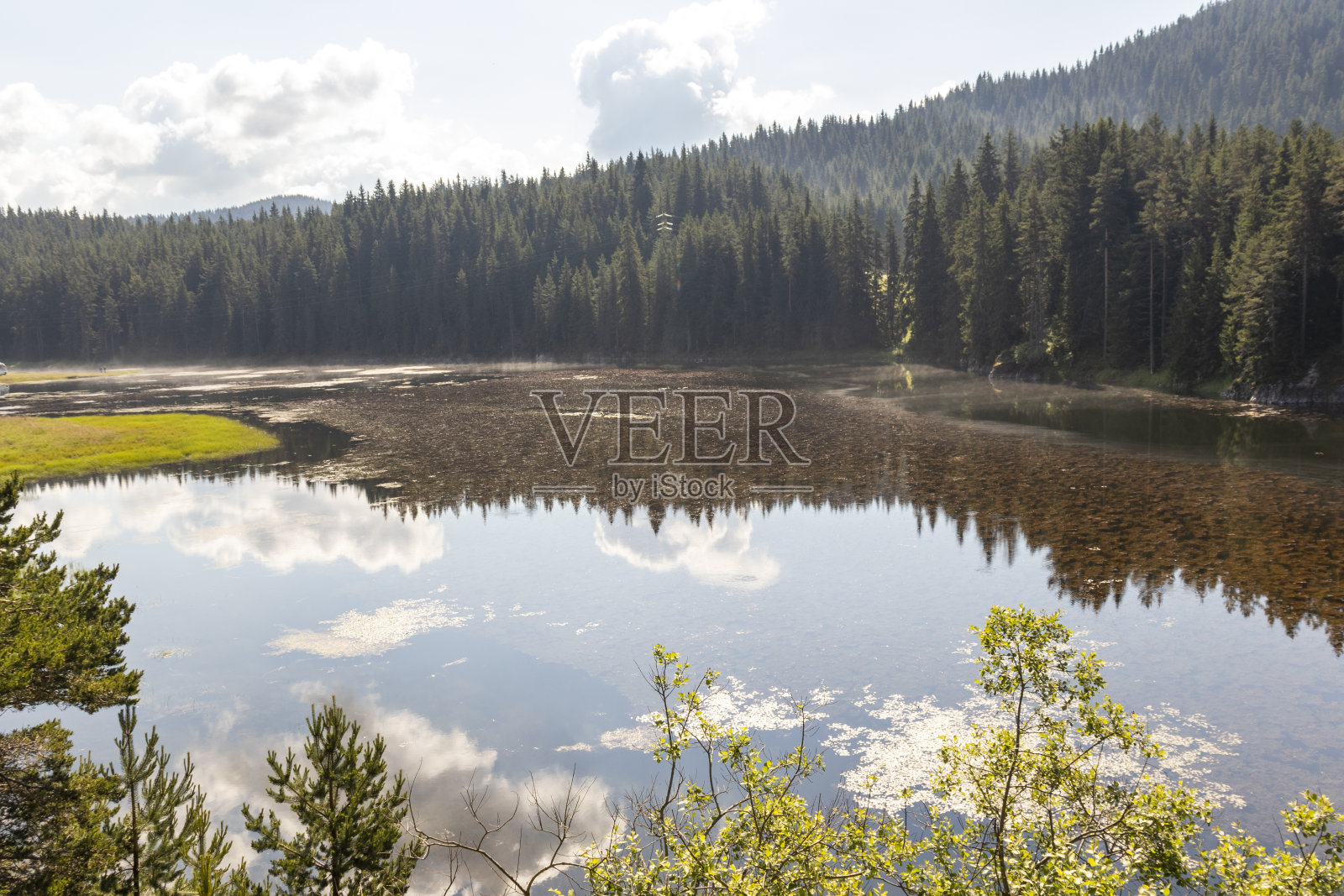 保加利亚的贝格利卡水库令人惊叹的景色照片摄影图片