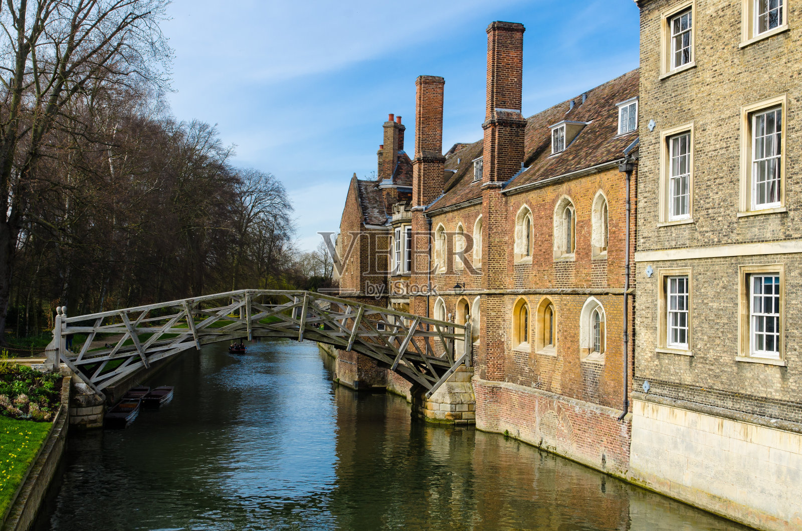 英国剑桥市康河上的数学桥照片摄影图片