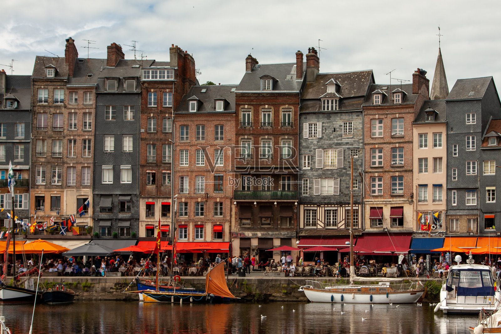 诺曼底翁弗勒的Vieux bassin港口盆地照片摄影图片
