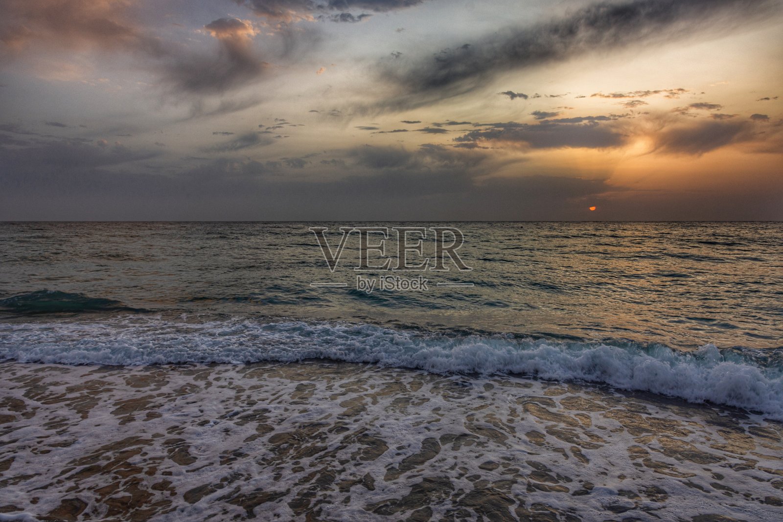 亚得里亚海。Ostuni,普利亚区。日出。照片摄影图片