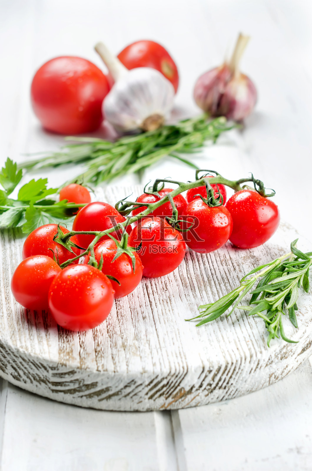 freshfoodbackgroundrosemarygarlicingredienttomatovegetarianwhitehealthygreencookingvegetablespicevegetablesnaturaldietredisolatedpepperspicesorganicrawviewitalianleafcondimentgroupvegantopMore选项照片摄影图片