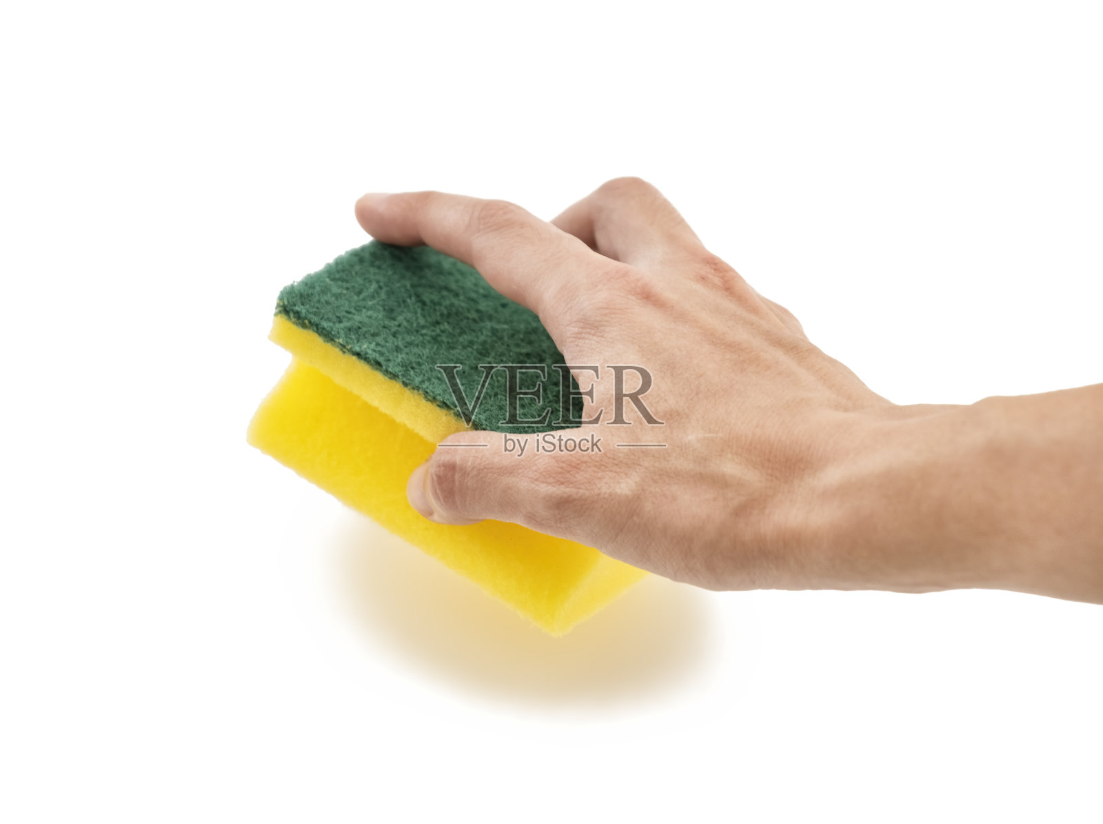 拿着洗碗布的女人的手，孤立在白色的表面上照片摄影图片