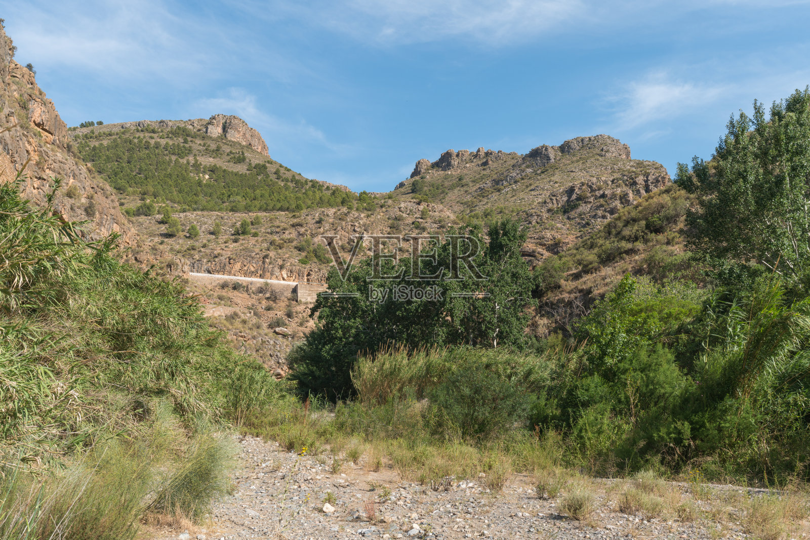 西班牙南部的多山景观照片摄影图片