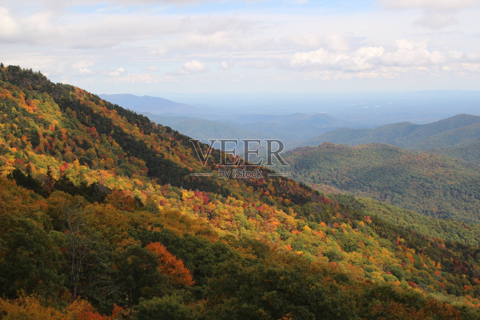 五彩缤纷的山脊照片摄影图片