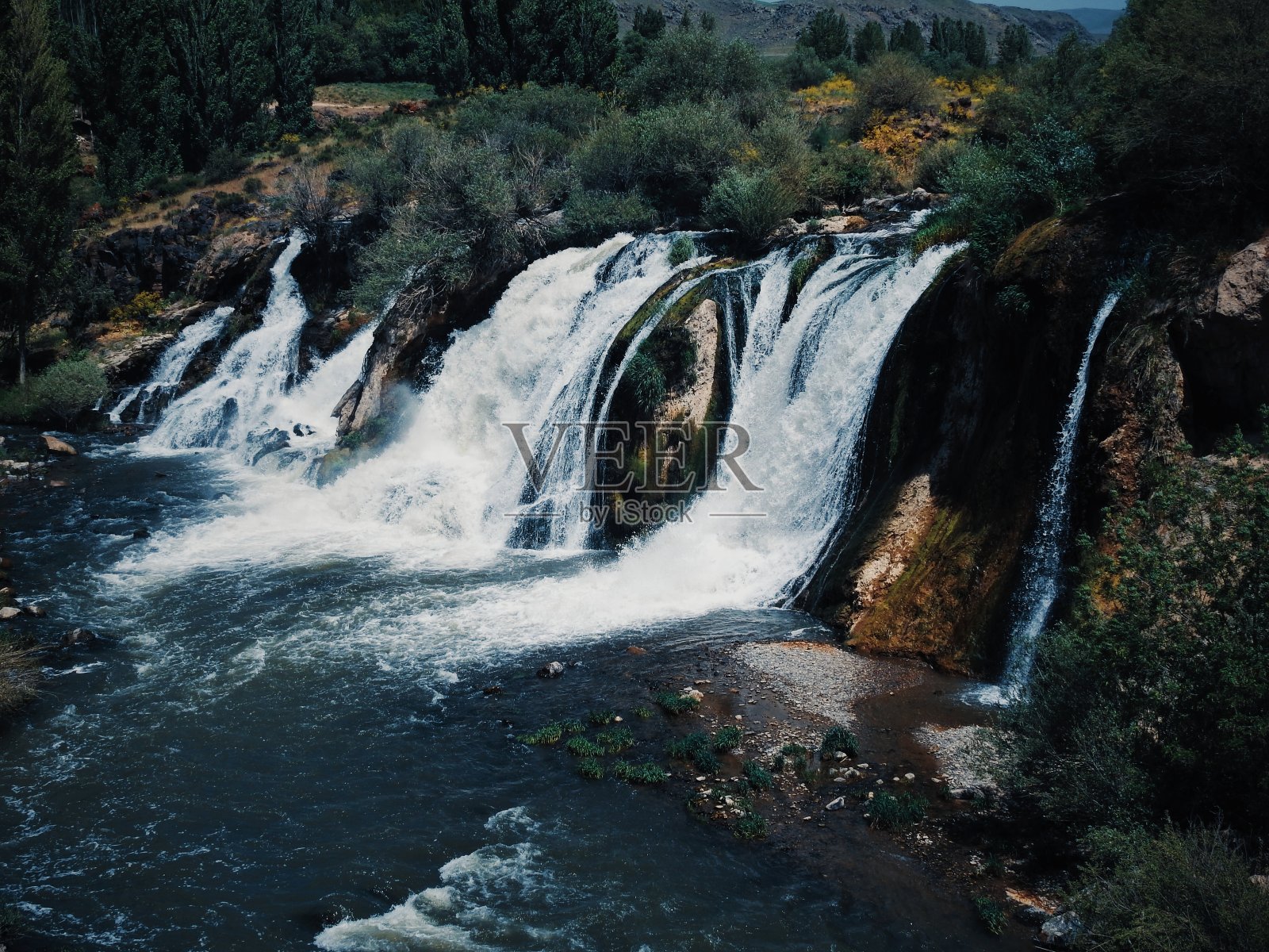 穆拉迪耶瀑布照片摄影图片