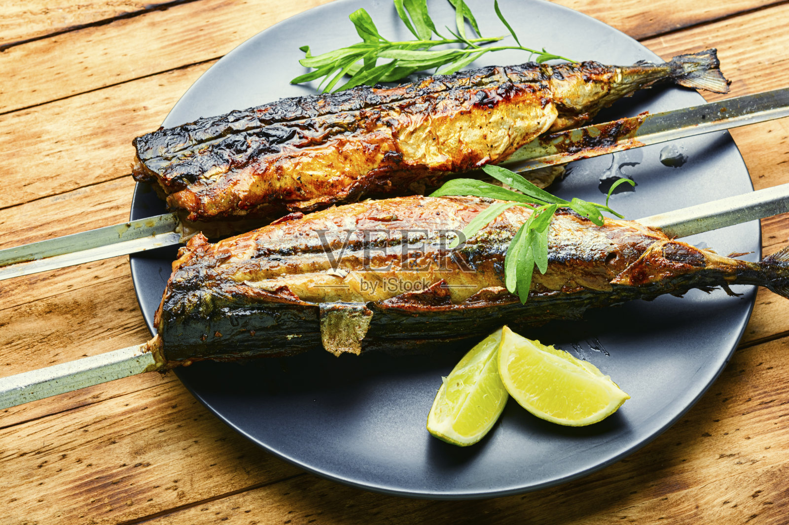 鱼串串在串上照片摄影图片